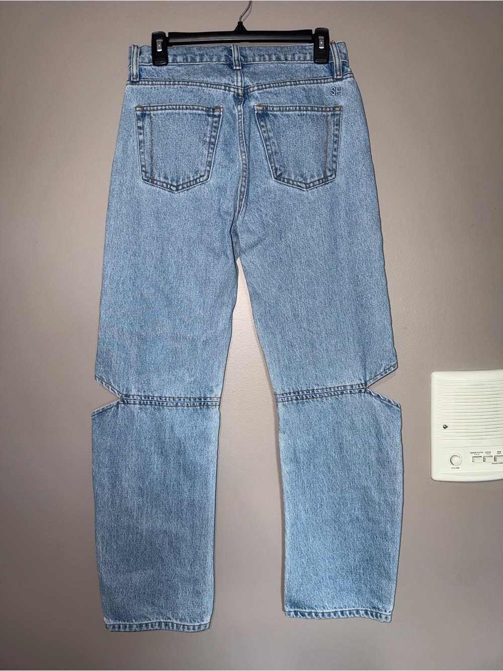 Straight-Leg Blue Distressed Knee Jeans for Women - Picture 6 of 7